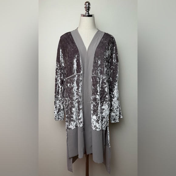 Urban Outfitters Out From Under Silver Crushed Velvet Open Robe XS/S - Picture 3 of 13